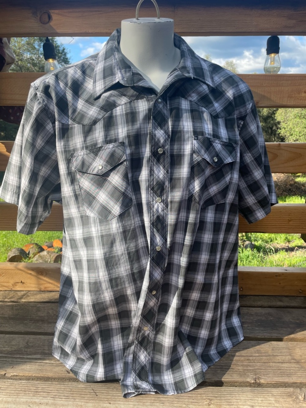 Wrangler Men's Short-Sleeve Plaid Button-Down Shirt - Black & Gray